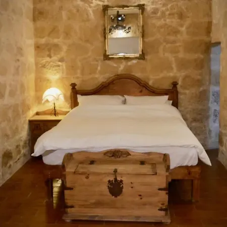 Affittacamere Ka18 - Designer Town House - Uniquely Maltese! Żejtun