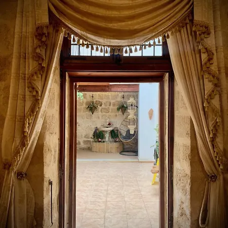 Ka18 - Designer Town House - Uniquely Maltese! * Żejtun