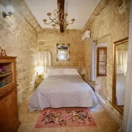 Ka18 - Designer Town House - Uniquely Maltese! * Żejtun