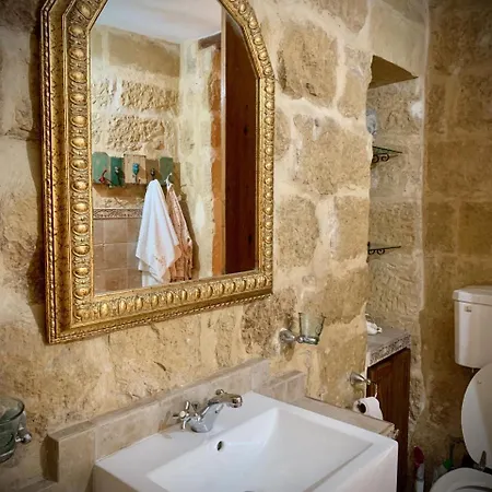 Maison d'hôtes Ka18 - Designer Town House - Uniquely Maltese! Żejtun