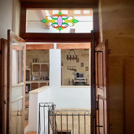 Ka18 - Designer Town House - Uniquely Maltese! Pensiune *