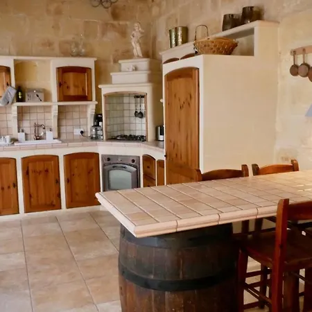 Ka18 - Designer Town House - Uniquely Maltese! Żejtun