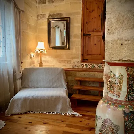 Ka18 - Designer Town House - Uniquely Maltese! Żejtun